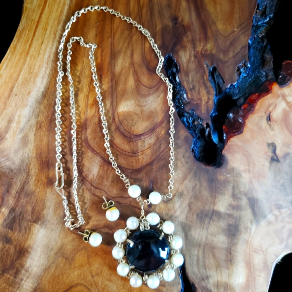 Handcrafted Black Onyx and Pearl gold filled square wire necklace and earrings